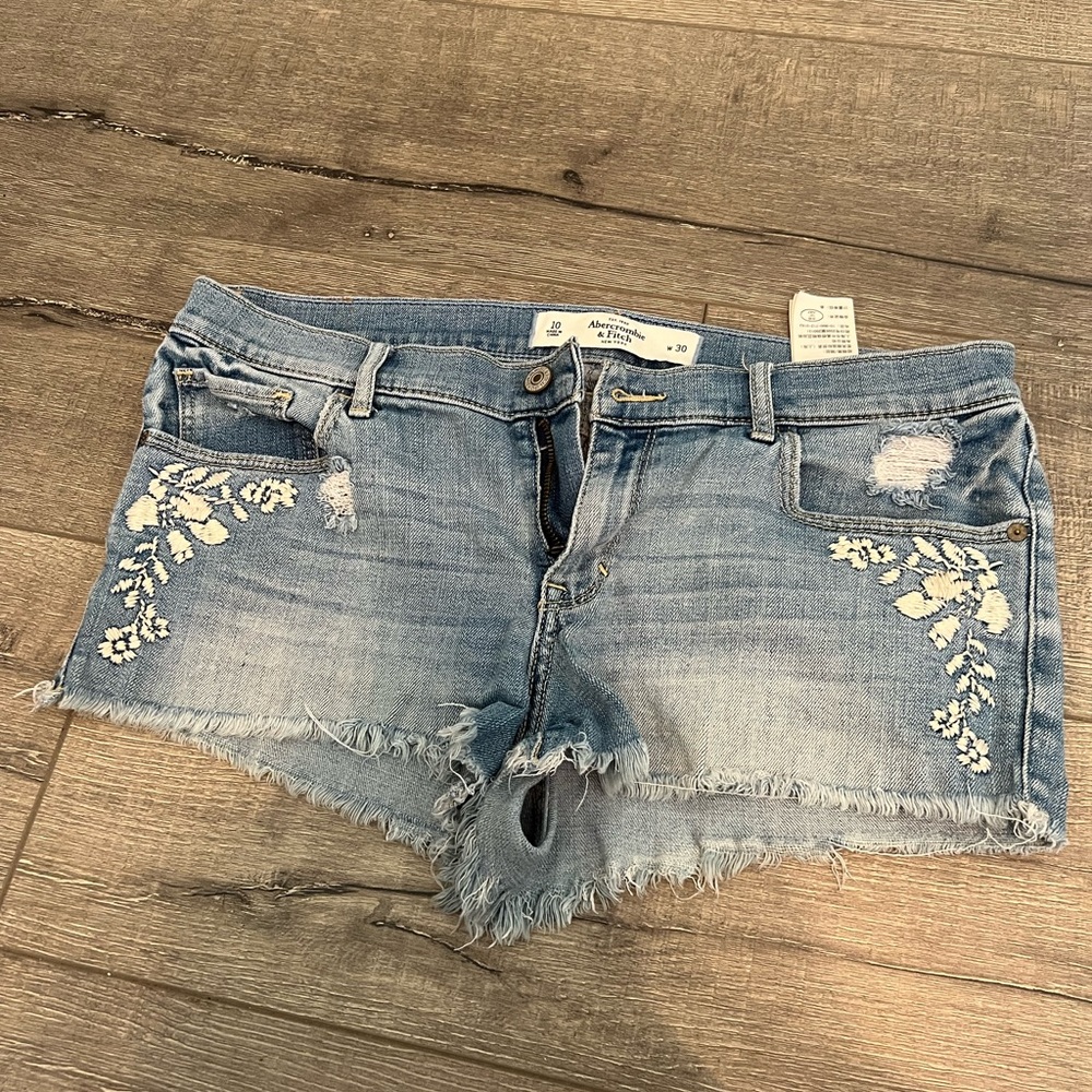 A&f high rise denim short